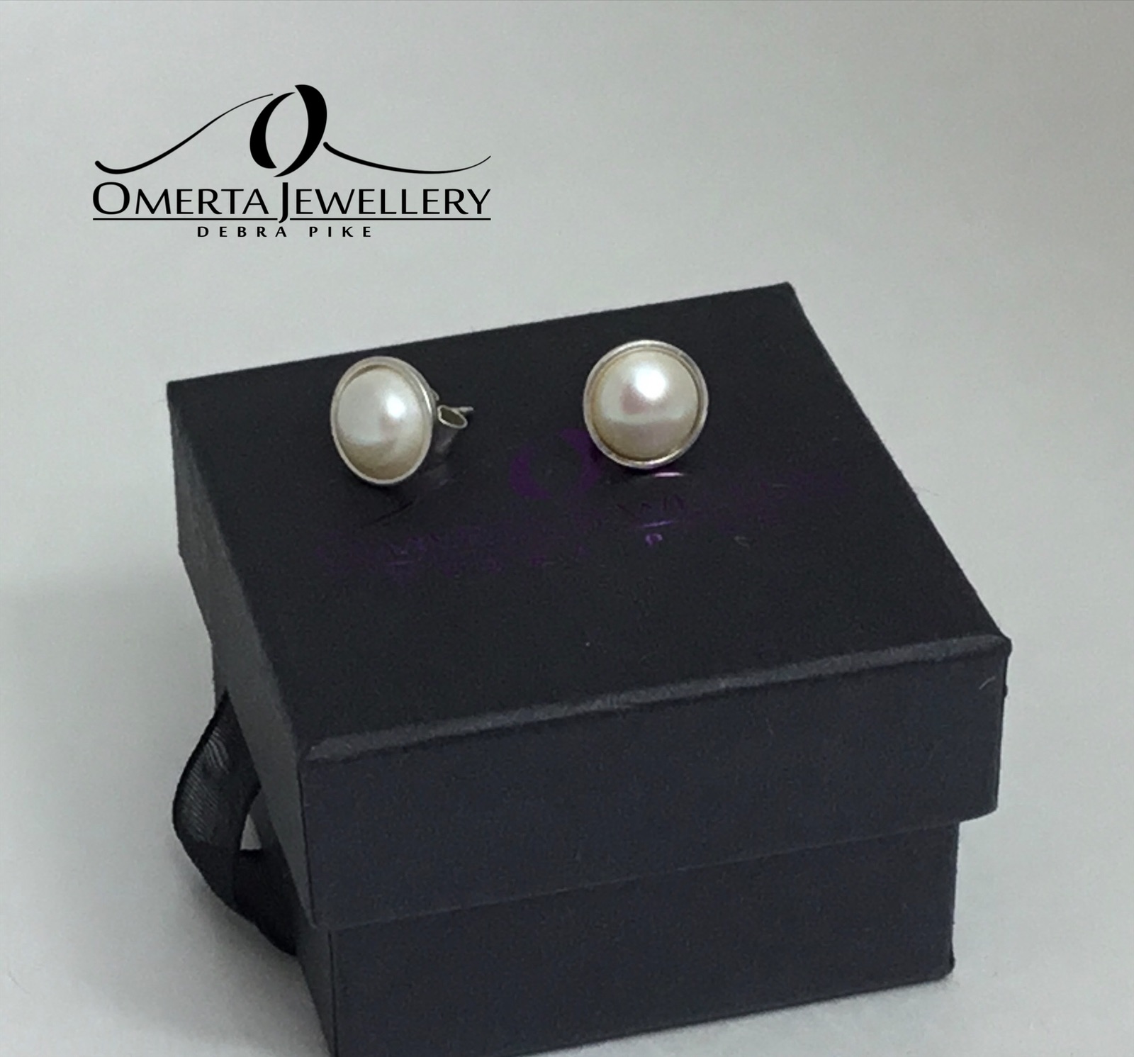 Freshwater Pearl & Sterling Silver Stud Earrings